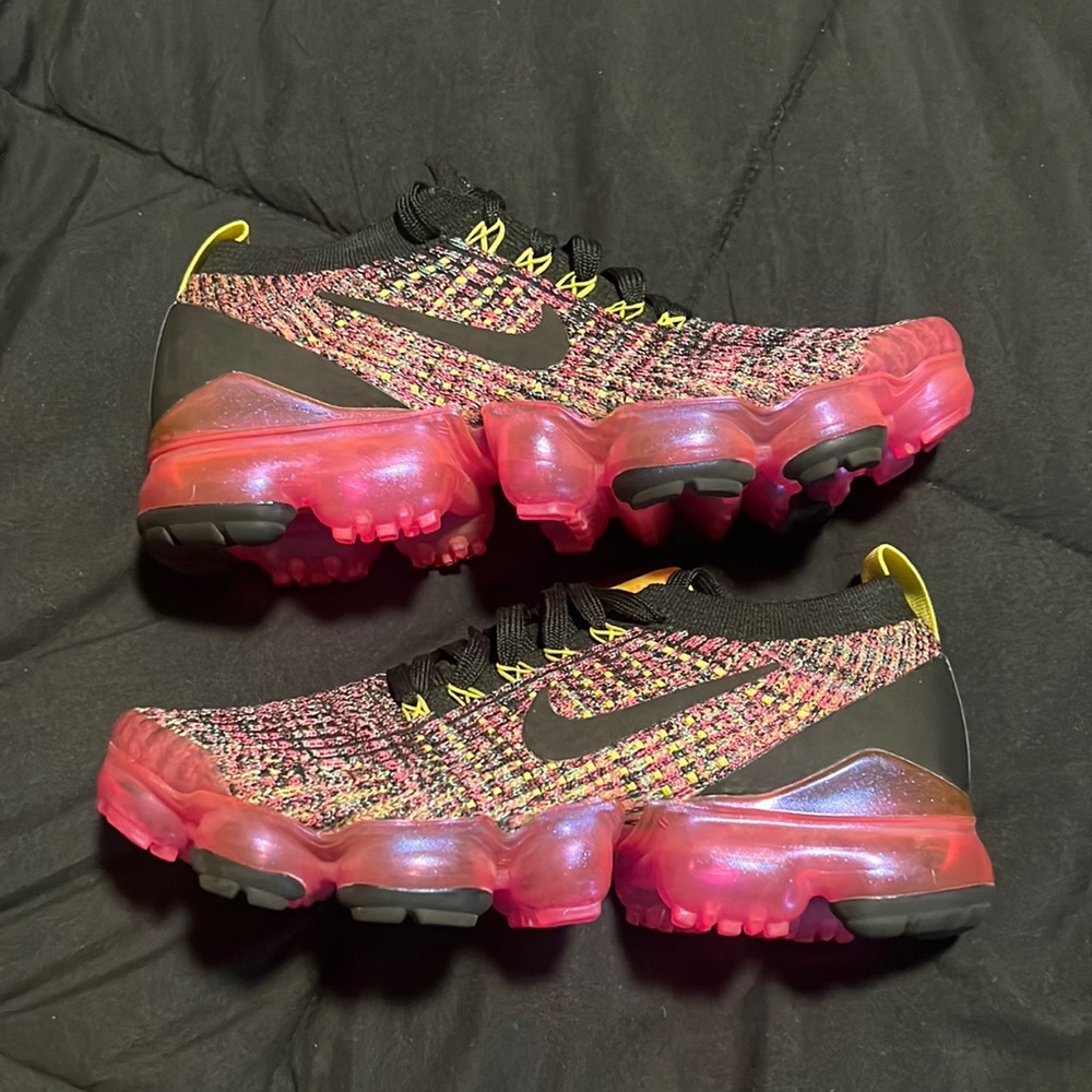 Nike Womens Air Vapormax Flyknit 3 "Black Pink Blast" Women’s 6.5